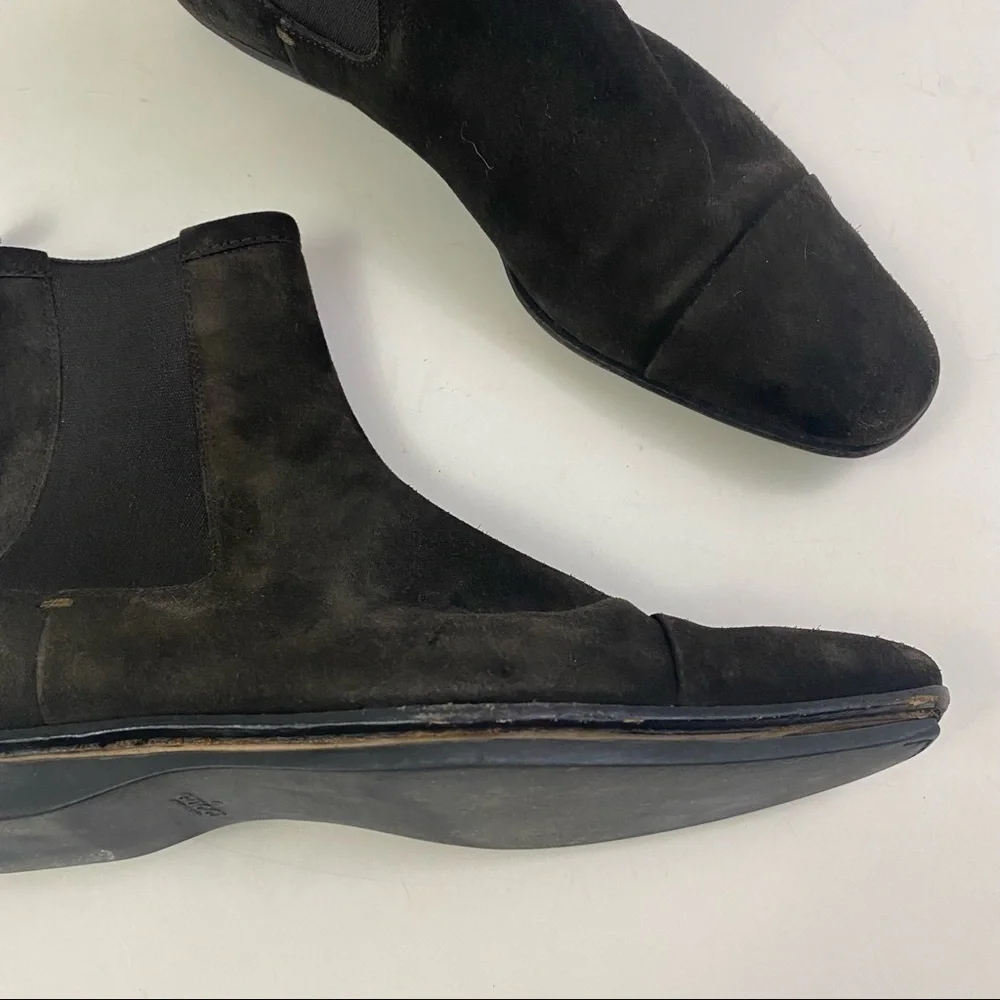 GUCCI brown leather flat booties